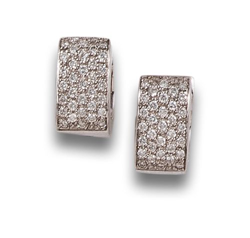 GOLD AND DIAMOND EARRINGS