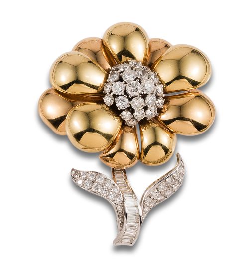 BROCHE ANSORENA EN FORMA DE FLOR EN ORO CON DIAMANTES