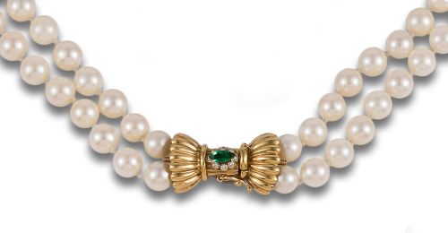 TWO-STRAND NECKLACE OF CULTURED PEARLS WITH GOLD, DIAMONDS