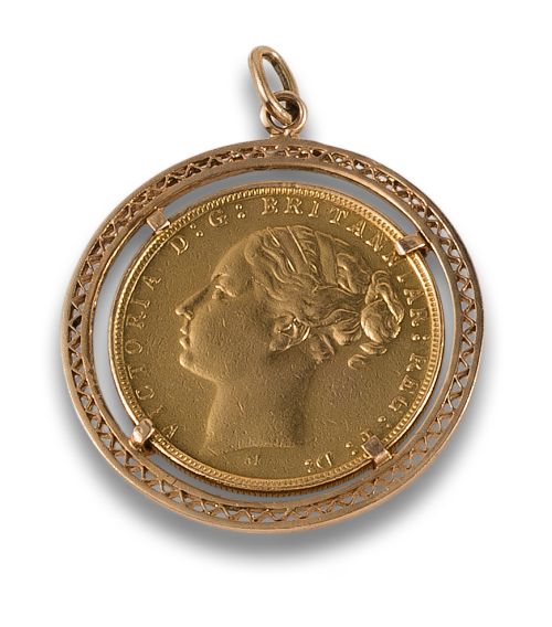 GOLD PENDANT WITH REPRODUCTION OF SOVEREIGN