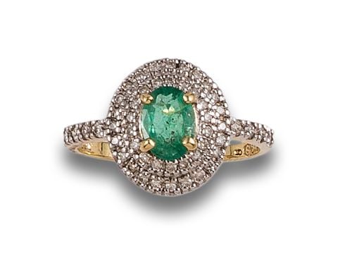 GOLD RING WITH EMERALD AND DIAMONDS