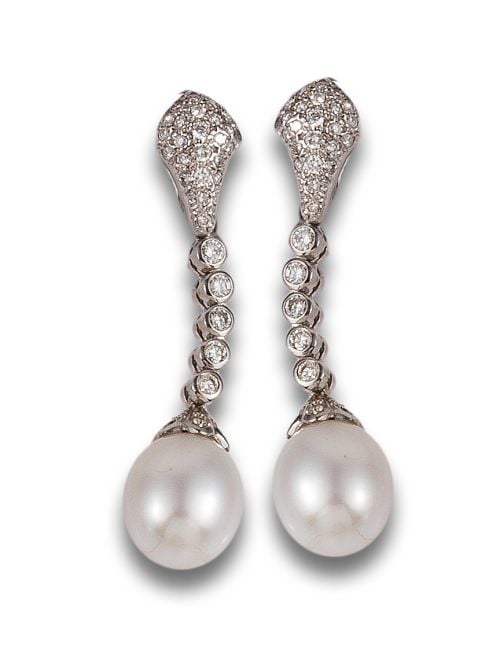 LONG GOLD EARRINGS WITH DIAMONDS AND PEARLS