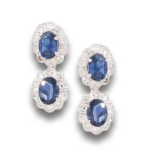 LONG EARRINGS WITH DIAMOND AND SAPPHIRE ROSETTES, IN WHITE