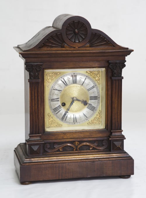 Table clock 19th-20th century