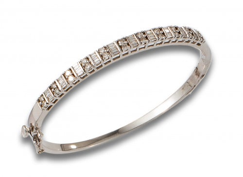 PULSERA RÍGIDA DE  DIAMANTES